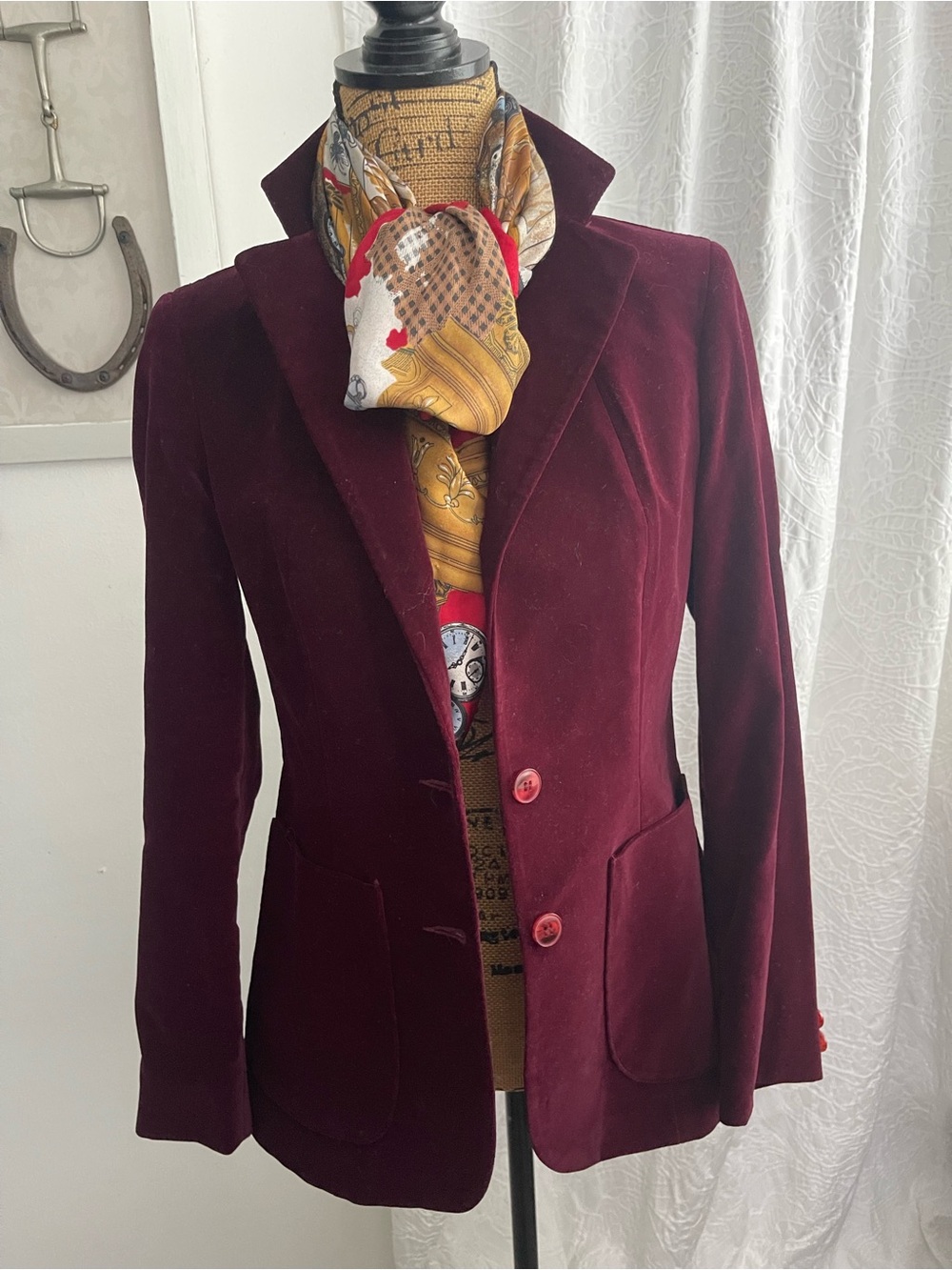 Vintage 80s Angels Wing Burgundy Velvet Single-Breasted, 2 Button Blazer Size 6